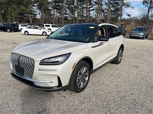 Used 2023 Lincoln Corsair FWD w/ Equipment Group 101A image 1