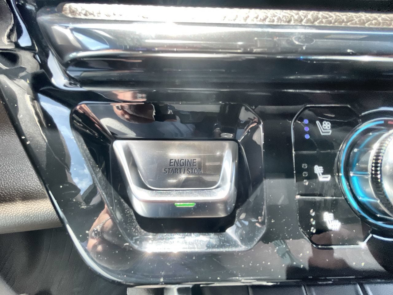 Used 2024 GMC Sierra 1500 Denali w/ Denali Reserve Package AWD/4WD image 17