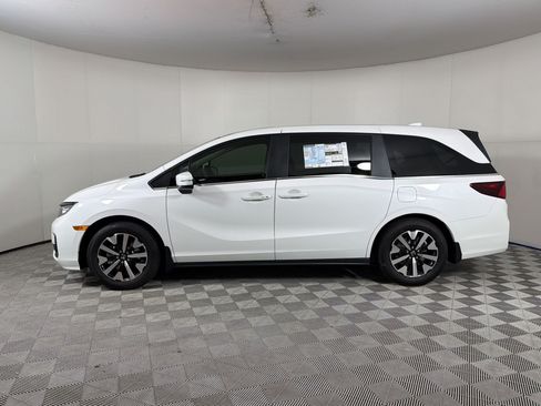 New 2026 Honda Odyssey EX-L image 2