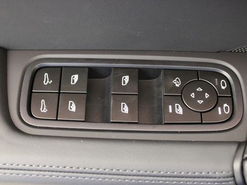 New 2025 Porsche Cayenne S image 25