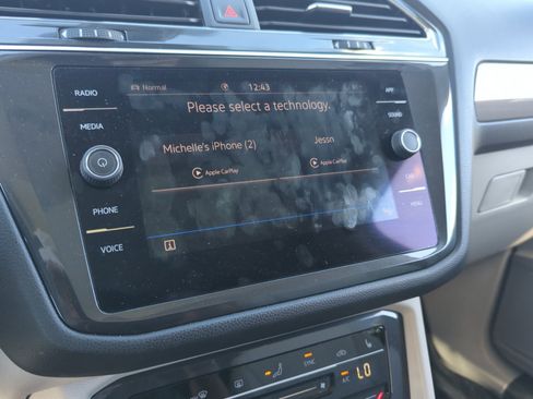 Certified 2022 Volkswagen Tiguan SE w/ Panoramic Sunroof Package image 26