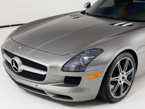 Used 2011 Mercedes-Benz SLS AMG Coupe image 60