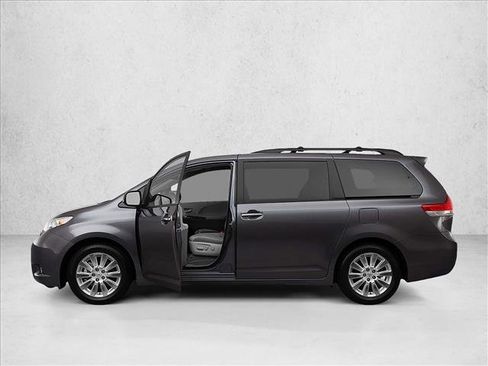 Used 2012 Toyota Sienna XLE image 8