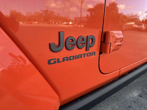 Used 2020 Jeep Gladiator Rubicon AWD/4WD image 11