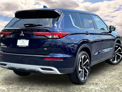 Used 2024 Mitsubishi Outlander SE AWD/4WD image 5