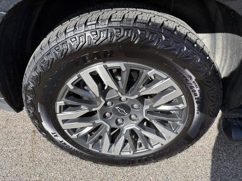 Used 2025 Chevrolet Tahoe Z71 w/ Z71 Off-Road Package image 13