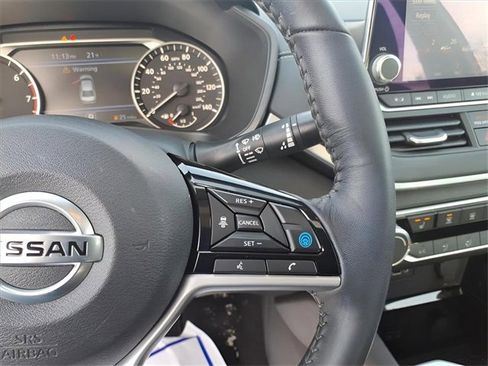 Used 2021 Nissan Altima 2.5 SV w/ SV Premium Package image 15