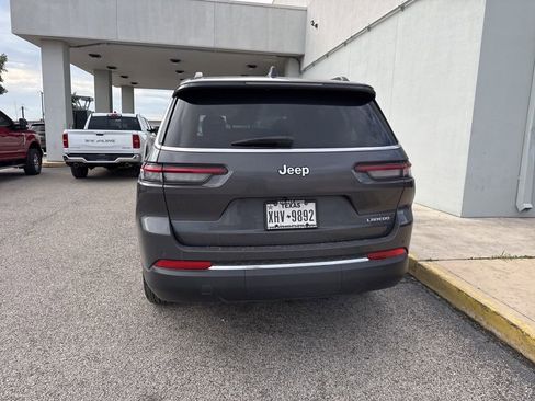 Used 2025 Jeep Grand Cherokee L Laredo RWD image 10