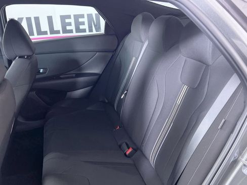 Used 2025 Hyundai Elantra Sport image 23