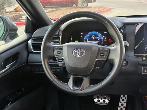 Certified 2025 Toyota Camry SE image 25