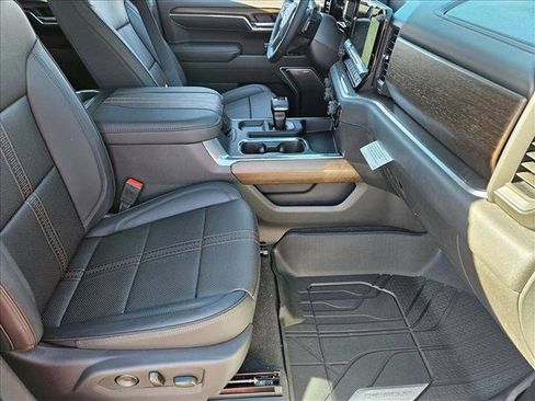 New 2026 Chevrolet Silverado 1500 High Country AWD/4WD image 16