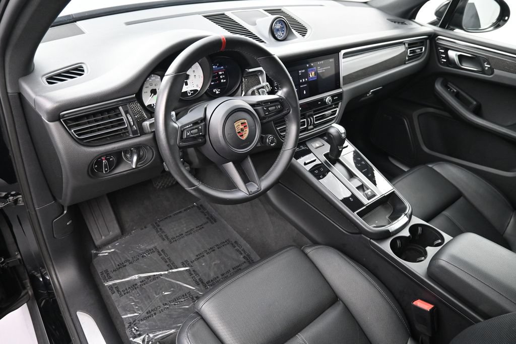 Certified 2023 Porsche Macan S AWD/4WD image 4