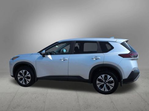 Used 2023 Nissan Rogue SV AWD/4WD image 3