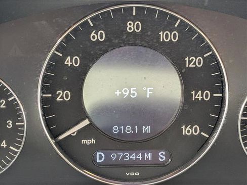 Used 2009 Mercedes-Benz E 350 4MATIC Sedan image 10