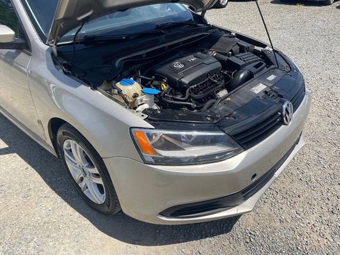 Used 2014 Volkswagen Jetta SE FWD image 25