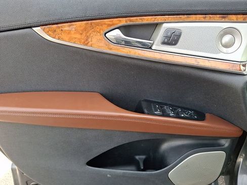 Used 2020 Lincoln Nautilus Reserve w/ Equipment Group 202A image 16