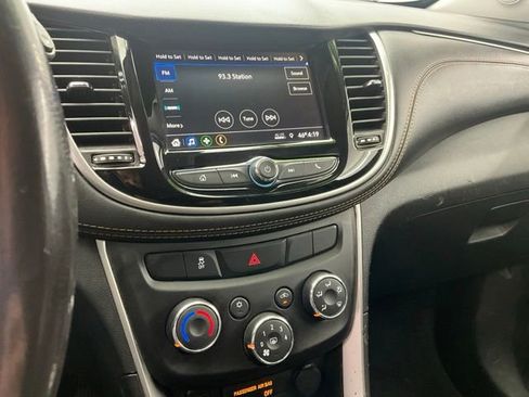 Used 2022 Chevrolet Trax LT w/ Driver Confidence Package AWD/4WD image 9