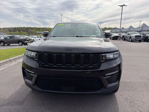 Used 2023 Jeep Grand Cherokee Limited w/ Black Appearance Package RWD image 2