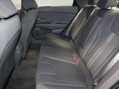 Used 2025 Hyundai Elantra SEL FWD image 23