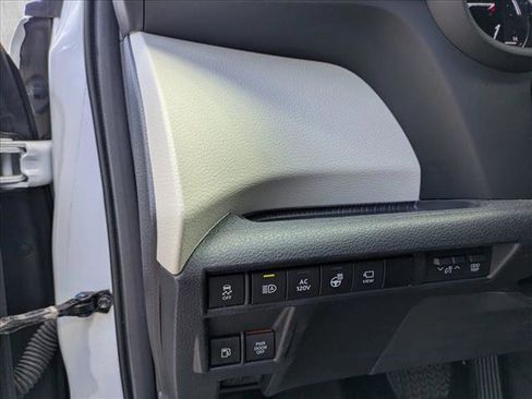 Certified 2023 Toyota Sienna Platinum image 13