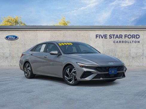 Used 2025 Hyundai Elantra Limited FWD image 1