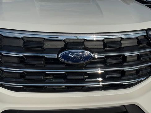 New 2026 Ford Explorer Active w/ Active Comfort Package image 4