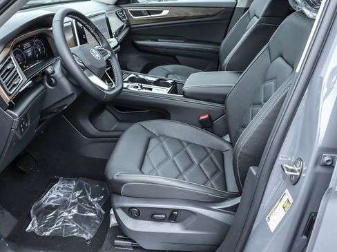 New 2026 Volkswagen Atlas SE image 24