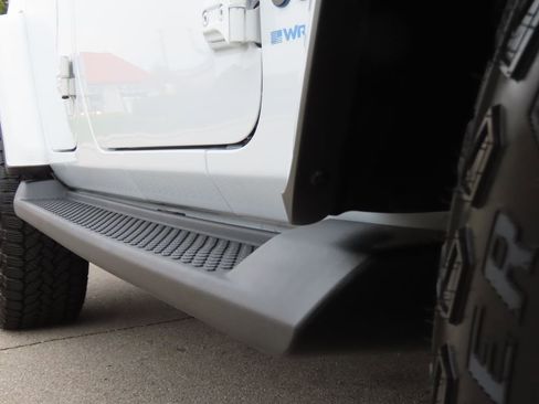 Used 2024 Jeep Wrangler High Altitude image 20