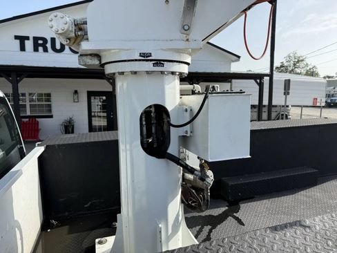Used 2019 Ford F550 4x4 Regular Cab Super Duty image 18