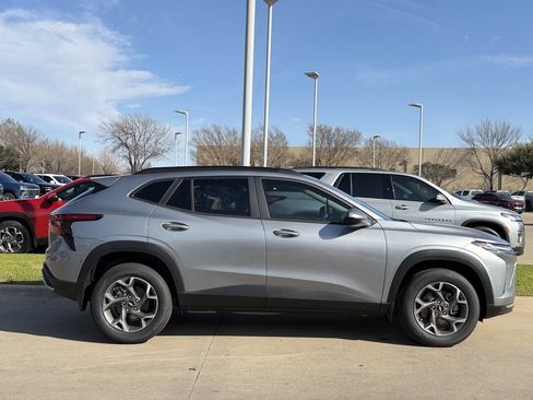 New 2026 Chevrolet Trax LT w/ Driver Confidence Package image 3