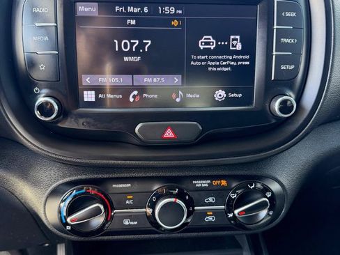 Used 2022 Kia Soul LX w/ Technology Package FWD image 8