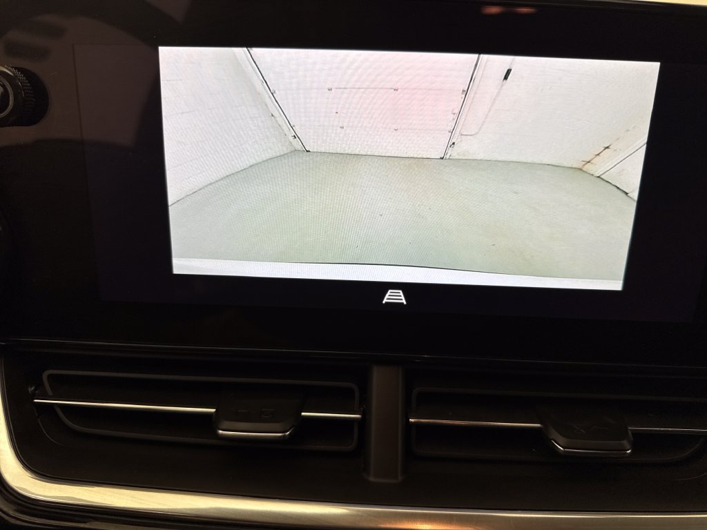 Used 2024 Chevrolet Trax ACTIV w/ Sunroof Package FWD image 18