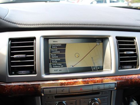 Used 2009 Jaguar XF Luxury image 29