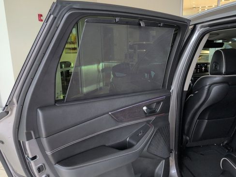 Certified 2023 Acura MDX SH-AWD w/ Advance Package image 39