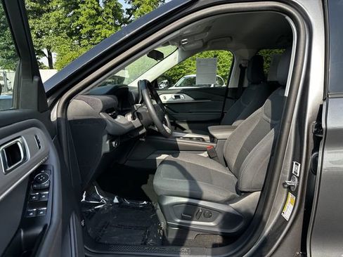 Certified 2025 Ford Explorer Active AWD/4WD image 19