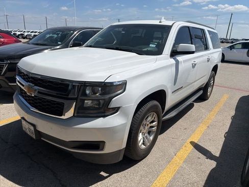 Used 2018 Chevrolet Suburban LT image 1