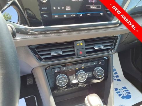 Used 2023 Volkswagen Taos SEL AWD/4WD image 17