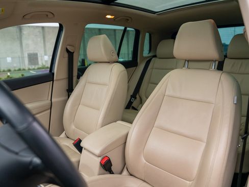 Used 2016 Volkswagen Tiguan SEL image 5