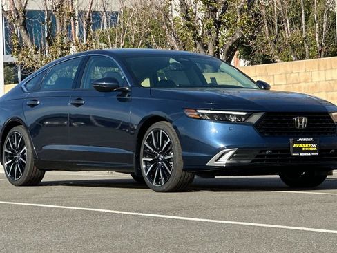 New 2026 Honda Accord Touring image 2