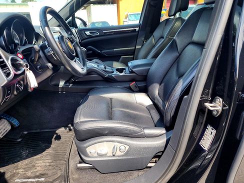 Used 2016 Porsche Cayenne S image 14