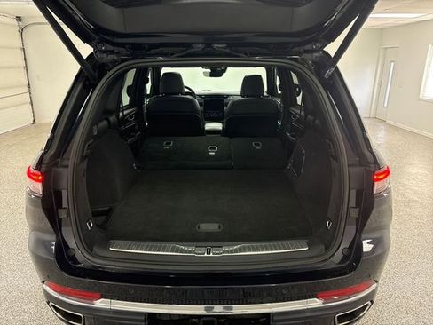 Used 2023 Jeep Grand Cherokee Overland w/ MOPAR Finishing Package image 31