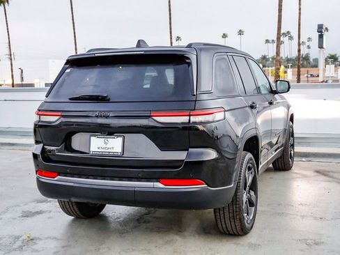 New 2026 Jeep Grand Cherokee Limited w/ Limited Altitude Package AWD/4WD image 9