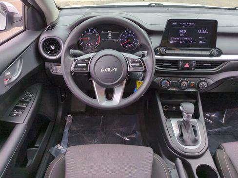Certified 2024 Kia Forte LXS w/ LXS Technology Package FWD image 15