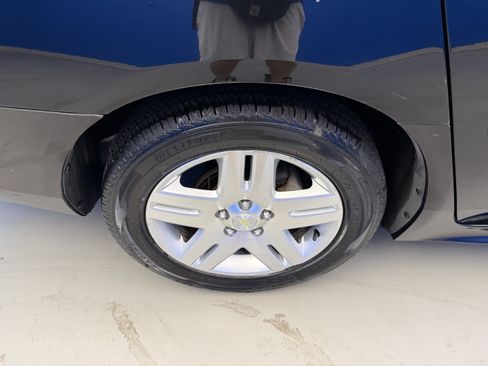 Used 2013 Chevrolet Impala LT w/ LT Sunroof Package FWD image 8