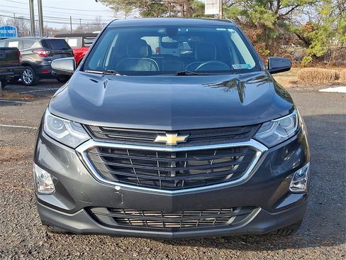 Used 2018 Chevrolet Equinox LT image 2