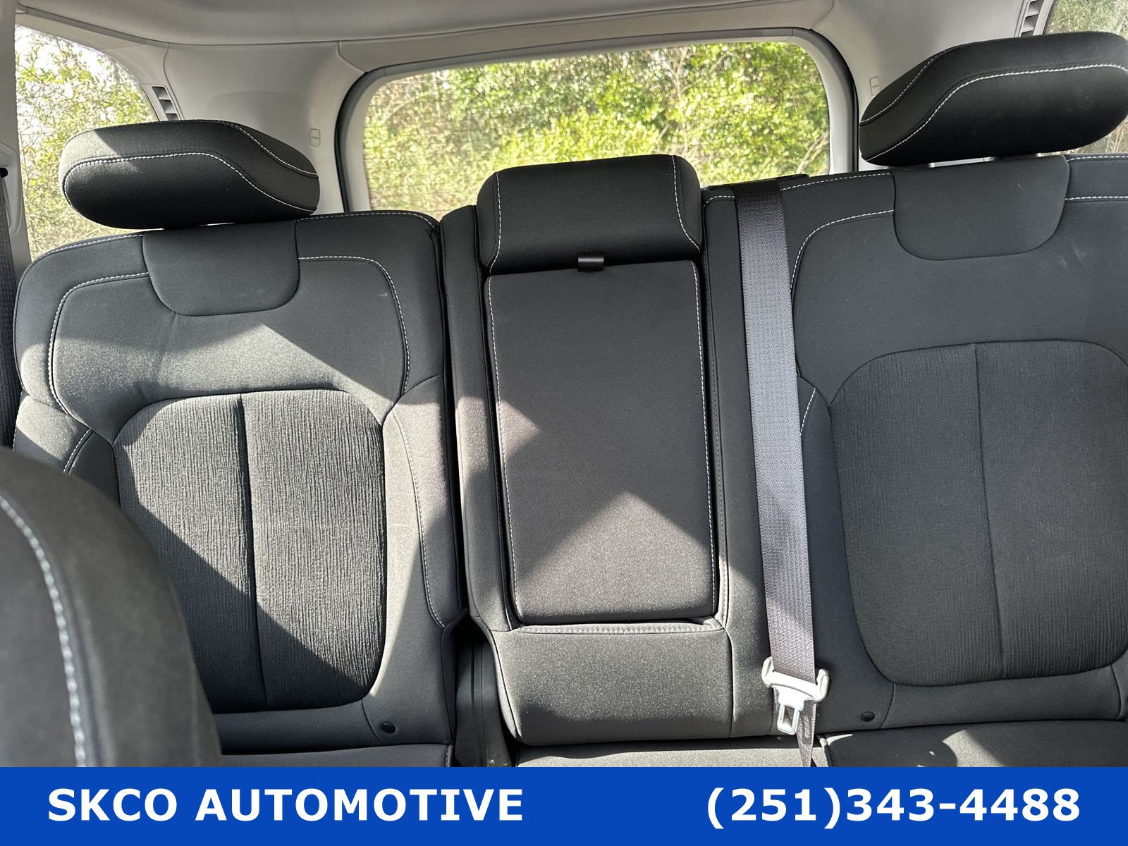 Used 2022 Jeep Grand Cherokee Laredo AWD/4WD image 27