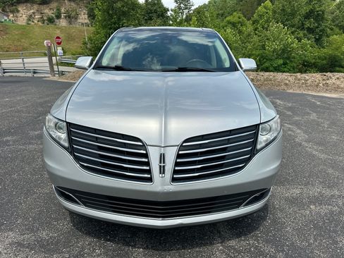 Used 2019 Lincoln MKT AWD image 7