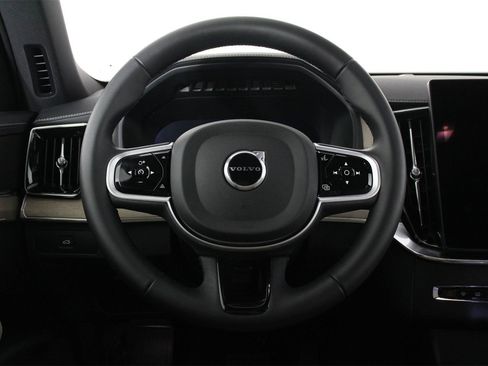Certified 2025 Volvo XC90 B5 Core image 8