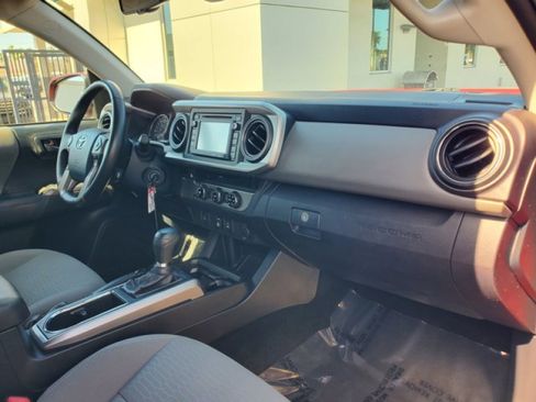Used 2018 Toyota Tacoma SR5 image 29