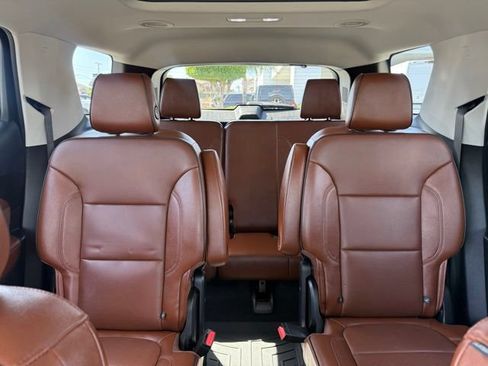Used 2018 Chevrolet Traverse High Country w/ LPO, Cargo Package AWD/4WD image 14